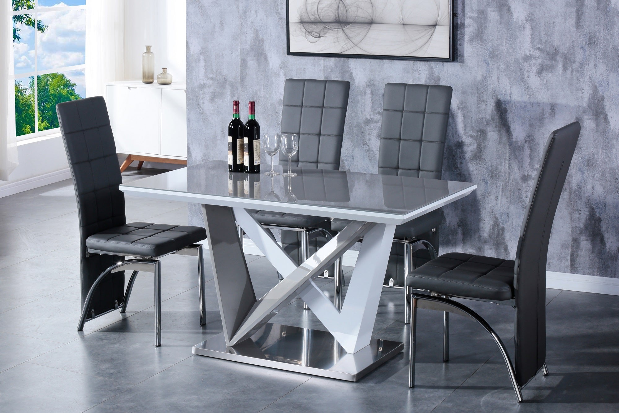 EAGLE DINING TABLE