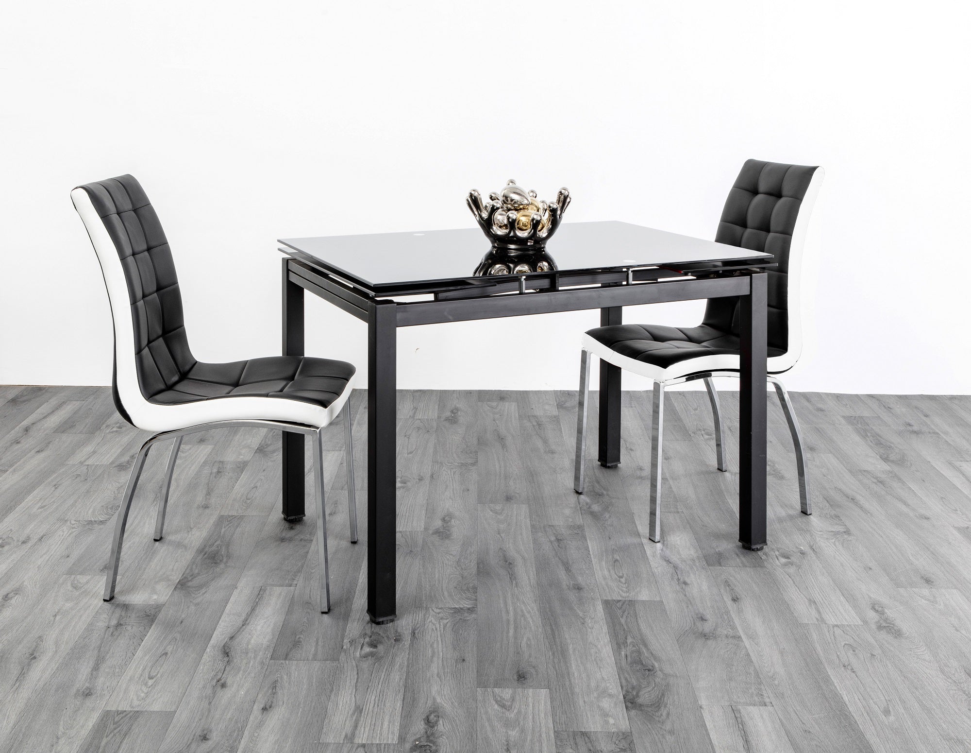HELEN EXTENDING DINING TABLE BLACK