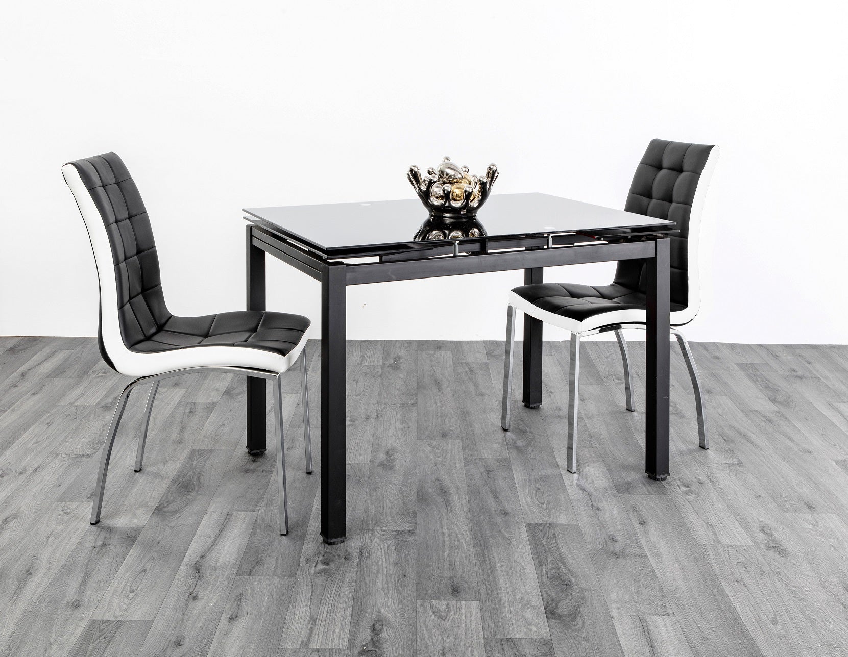 HELEN EXTENDING DINING TABLE BLACK