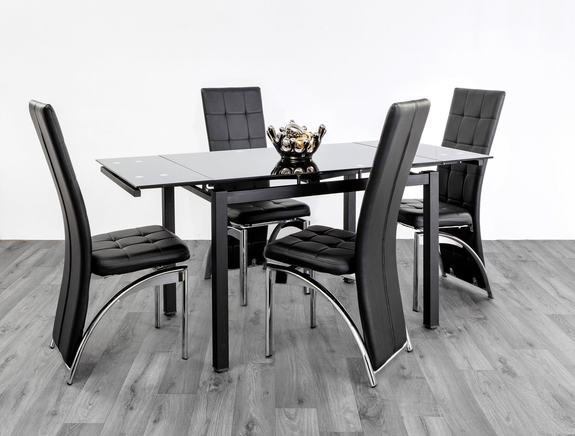 HELEN EXTENDING DINING TABLE BLACK