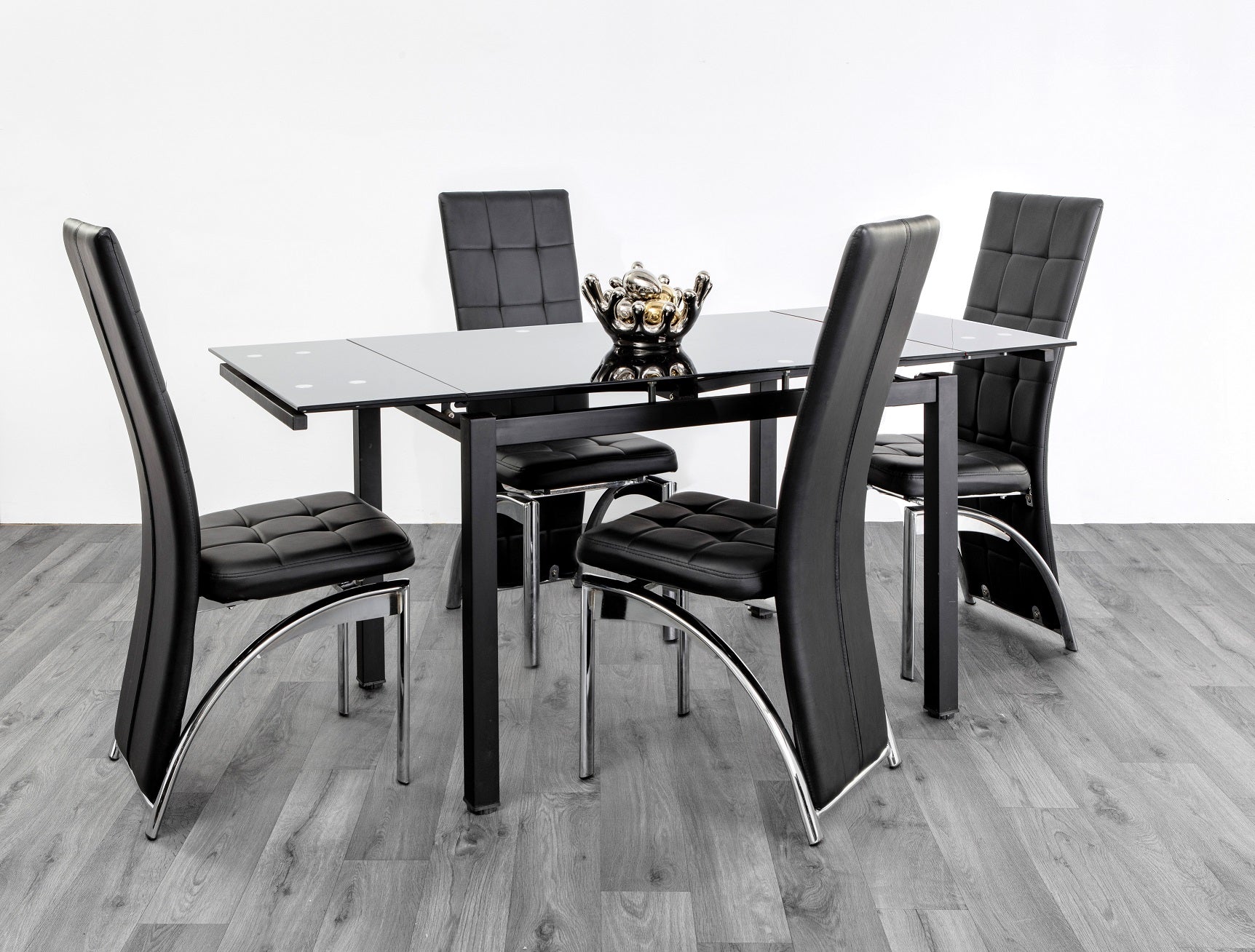 HELEN EXTENDING DINING TABLE BLACK