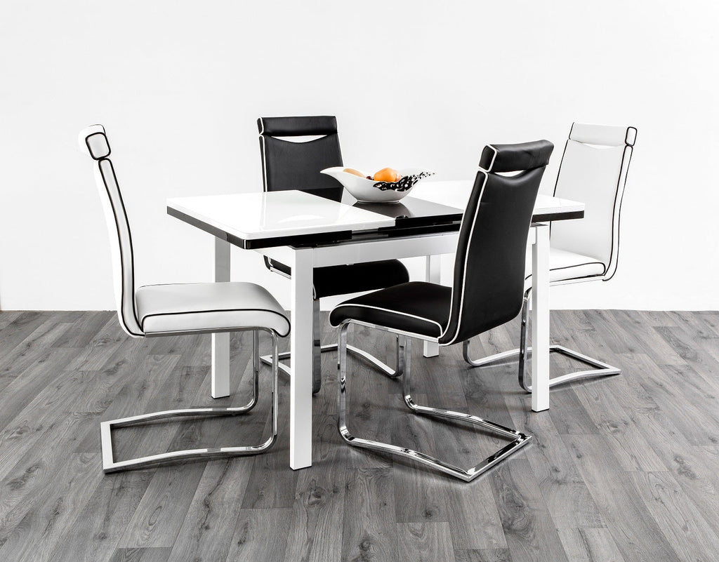 HUSTY GLASS DINING TABLE