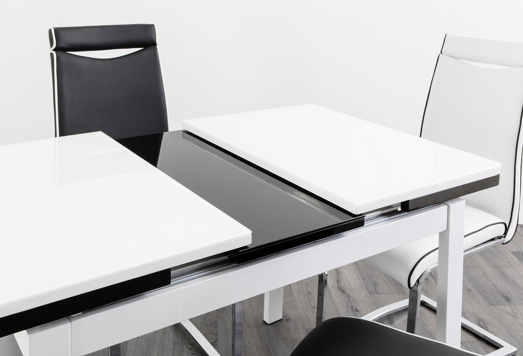 HUSTY GLASS DINING TABLE