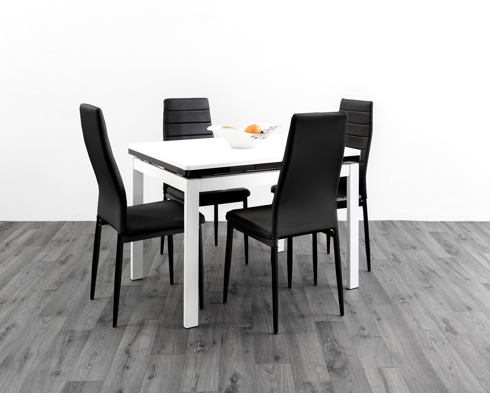 HUSTY GLASS DINING TABLE