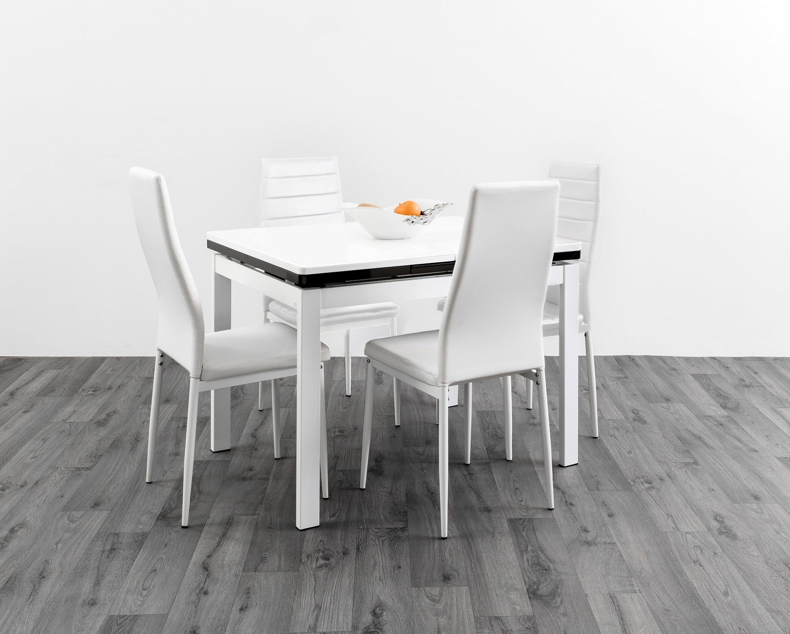HUSTY GLASS DINING TABLE