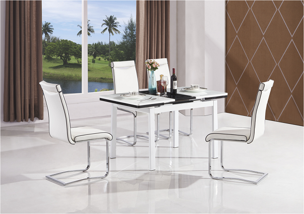 HUSTY GLASS DINING TABLE